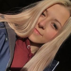 Meet your Posher, Bella